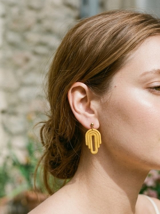 Honey Hour mustard polymer clay arch earrings with stainless steel stud posts — Mariamné